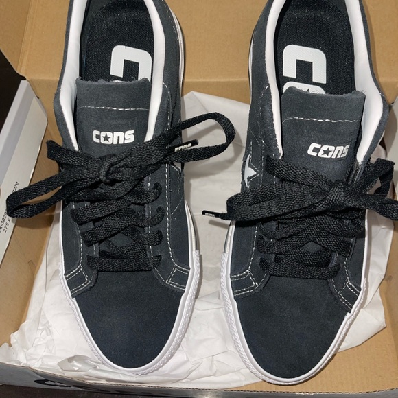 Brand New Women’s size 7 Converse One Star Pro Ox. - Picture 3 of 8